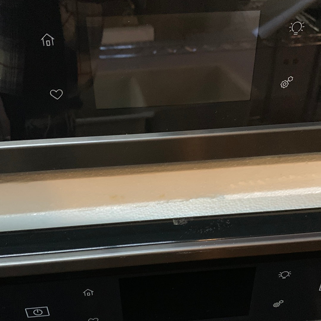 Whirlpool - 30" Built-In Single Electric Wall Oven - Black Stainless Steel  DISPLAY MODEL