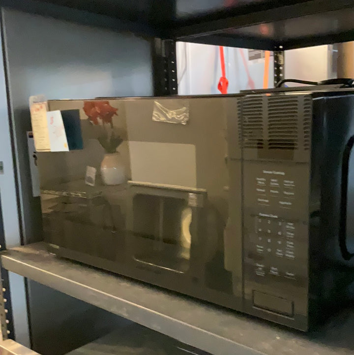 GE Profile Microwave PEB7227AN4DD DISPLAY MODEL