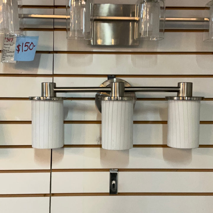 Justice Fusion LED 20 inch Brushed Nickel Bath Bar Wall Light in 2100 Lm LED, Ribbon DISPLAY MODEL