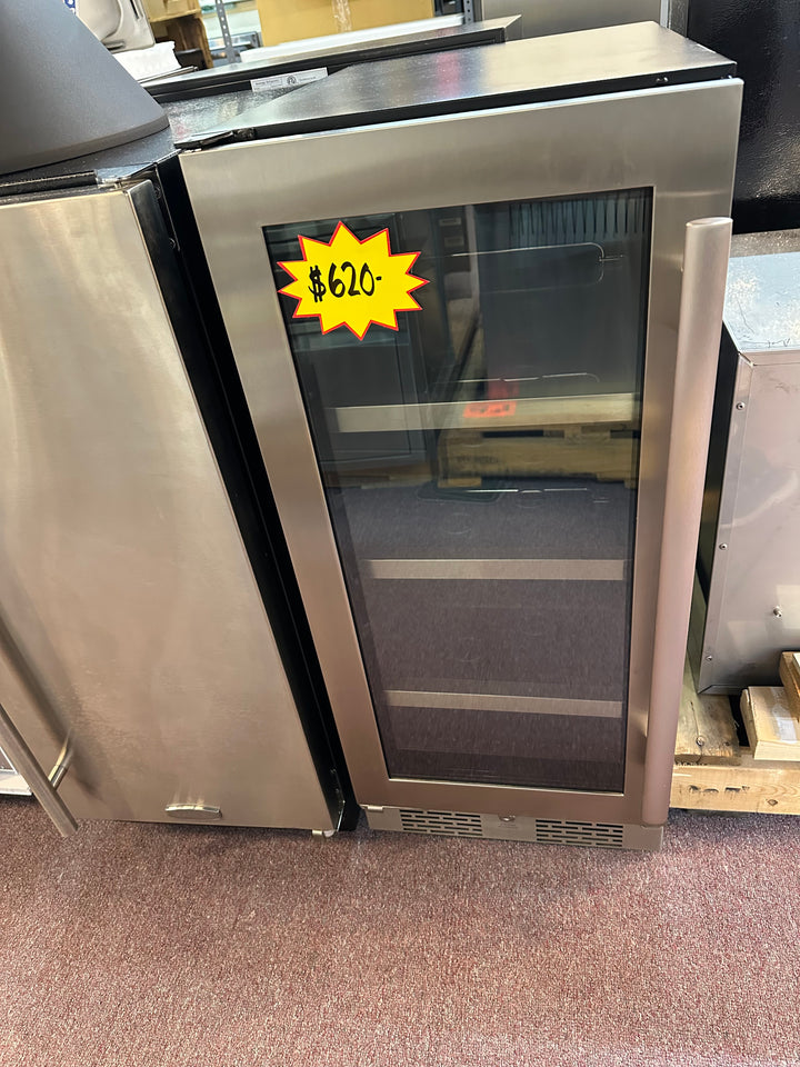Avallon ABR152SGLH
15 Inch Wide 86 Can Beverage Center with LED Lighting Door Lock and Left Hinge