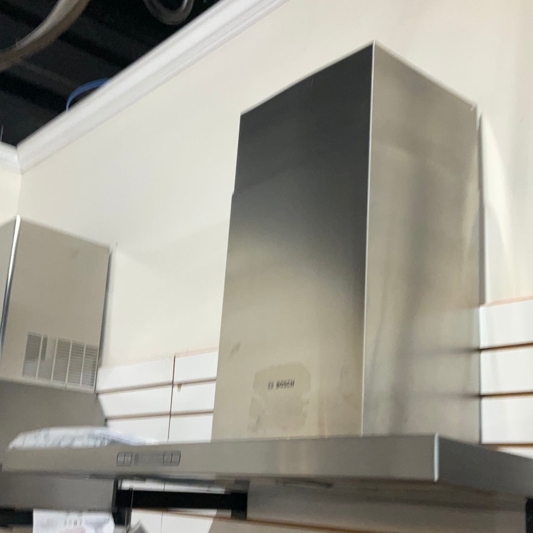 Bosch 500 Series 36 Inch Box Canopy Chimney hood HCB56651UC Stainless Steel (Blemish) DISPLAY MODEL