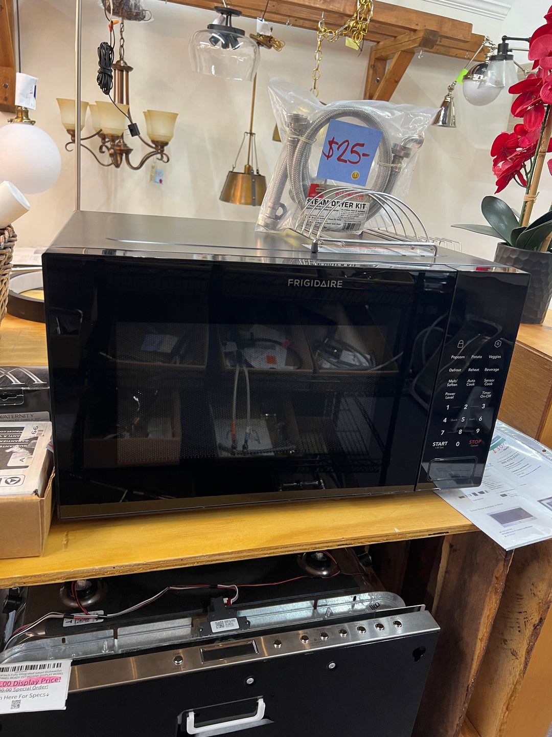 Frigidaire FMBS2227AB 22 Inch Built-In Microwave with 1.6 Cu. Ft. Capacity *LOANER