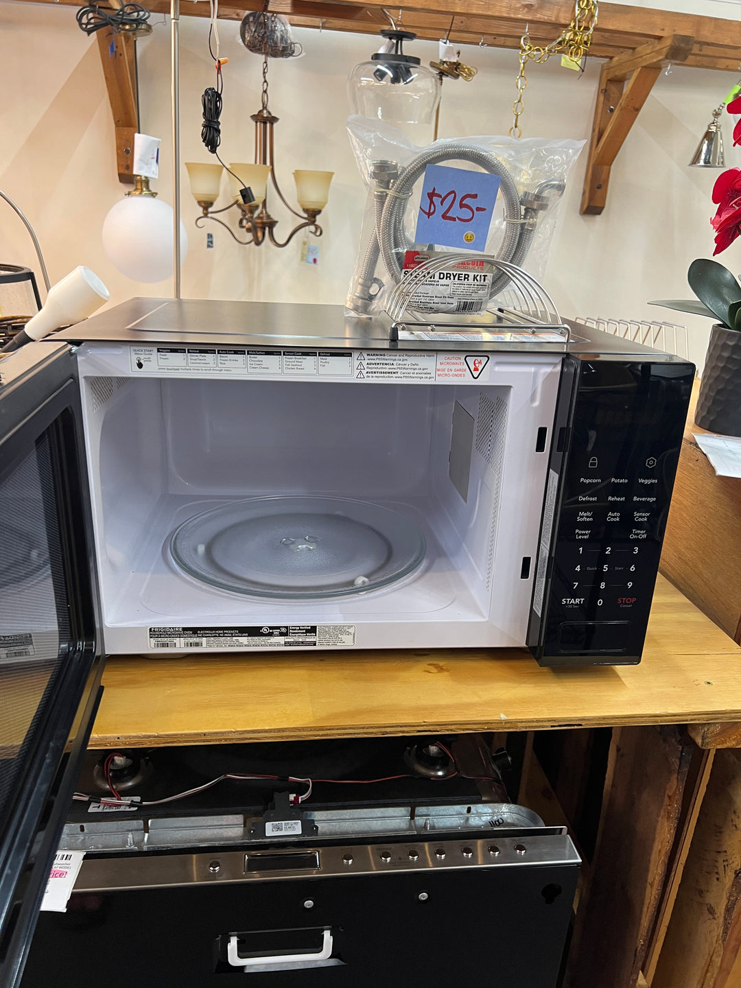 Frigidaire FMBS2227AB 22 Inch Built-In Microwave with 1.6 Cu. Ft. Capacity *LOANER