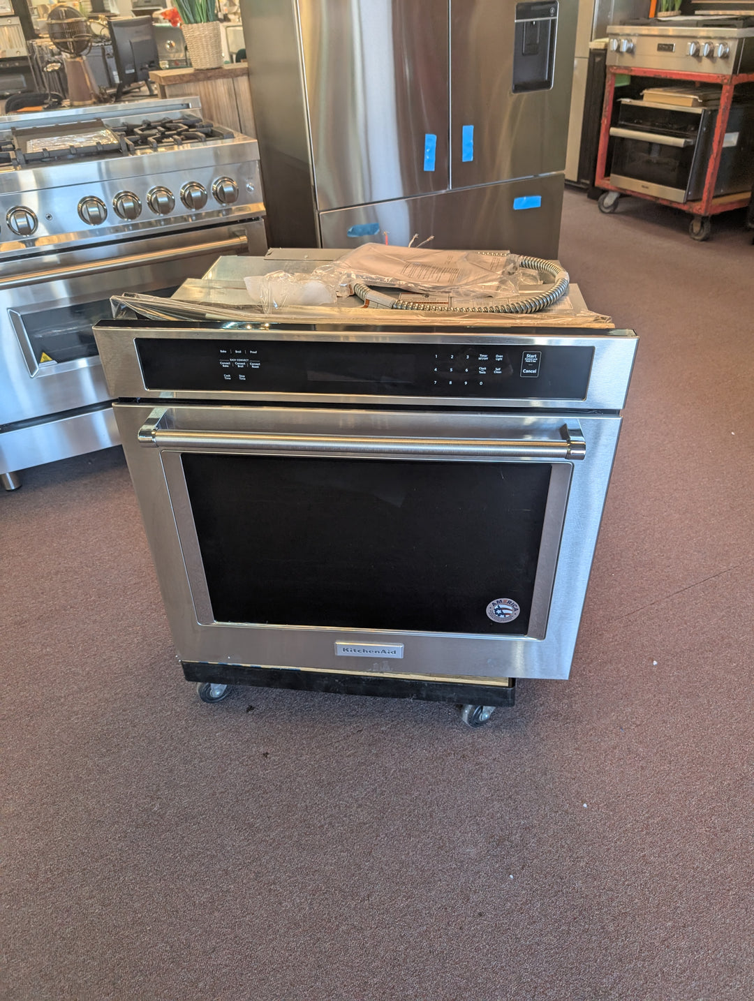 KitchenAid KOSE500ESS
30 Inch Single Convection Electric Wall Oven with 5 cu. ft. Capacity *NEW DISPLAY *BLEMISHED
