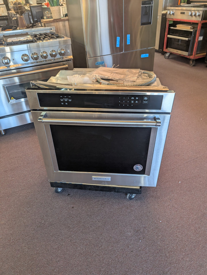KitchenAid KOSE500ESS
30 Inch Single Convection Electric Wall Oven with 5 cu. ft. Capacity *NEW DISPLAY *BLEMISHED