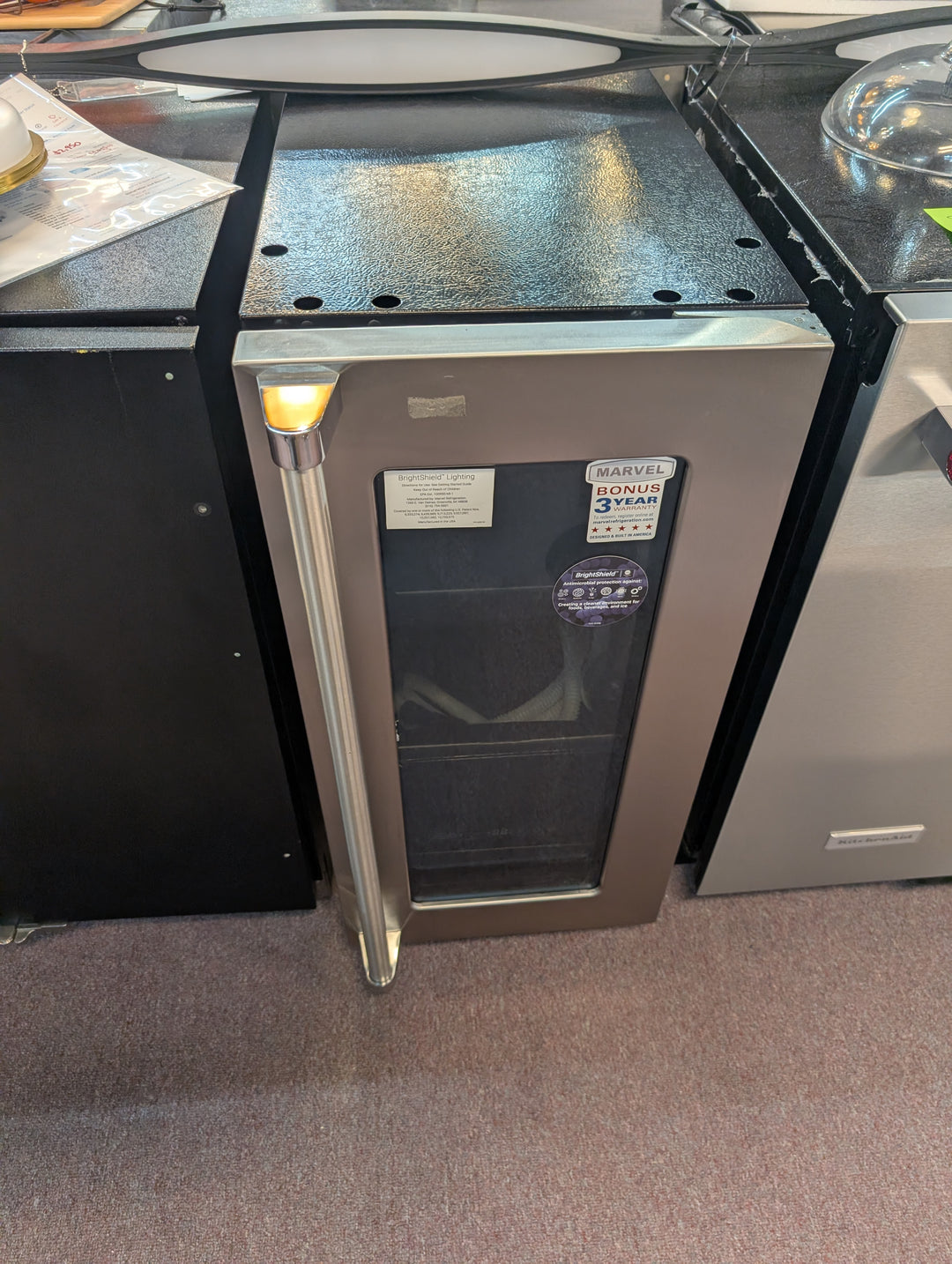 Marvel MPCP415SG81A
15 Inch Built-In Undercounter Clear Ice Maker with Pump Included, 39 Lbs. Daily Ice Production, 23 Lbs. Ice Storage Capacity *New Display