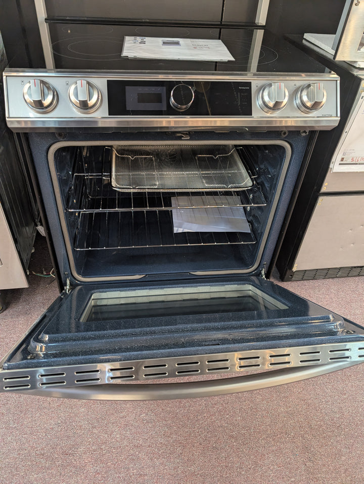 Samsung NE63T8711SS
30 Inch Slide-In Electric Smart Range *NEW DISPLAY