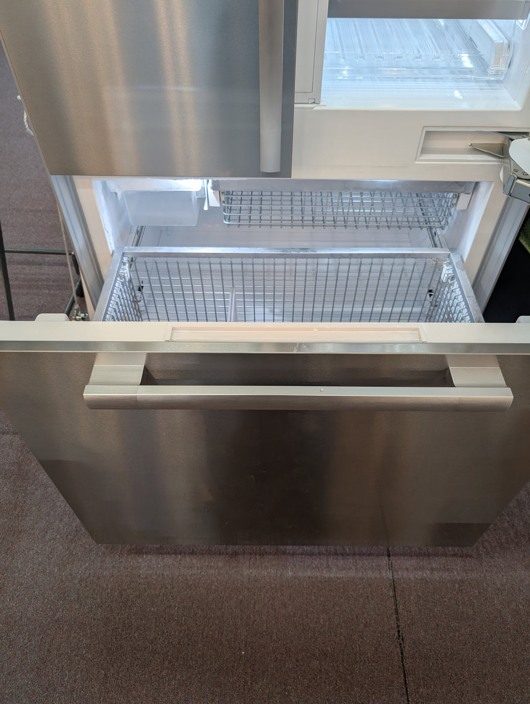 Miele MasterCool Series KF2982SF
36 Inch Built-In French Door Smart Refrigerator *NEW DISPLAY