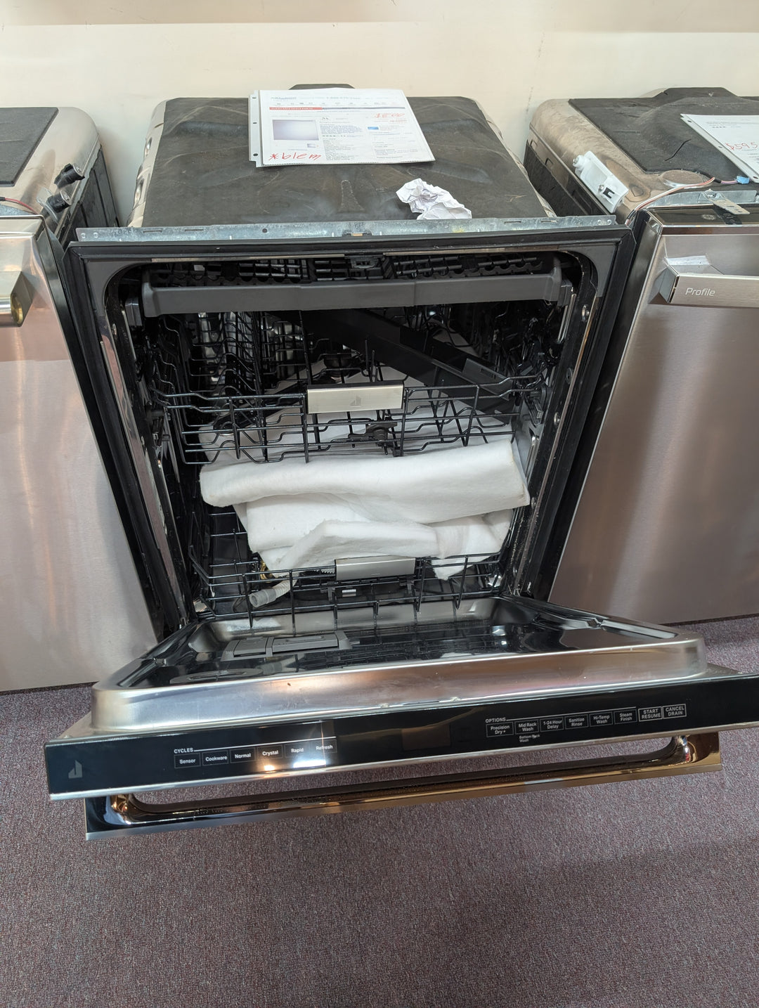 JennAir NOIR™ JDPSS244LM
24 Inch Built-In Fully Integrated Dishwasher *NEW DISPLAY