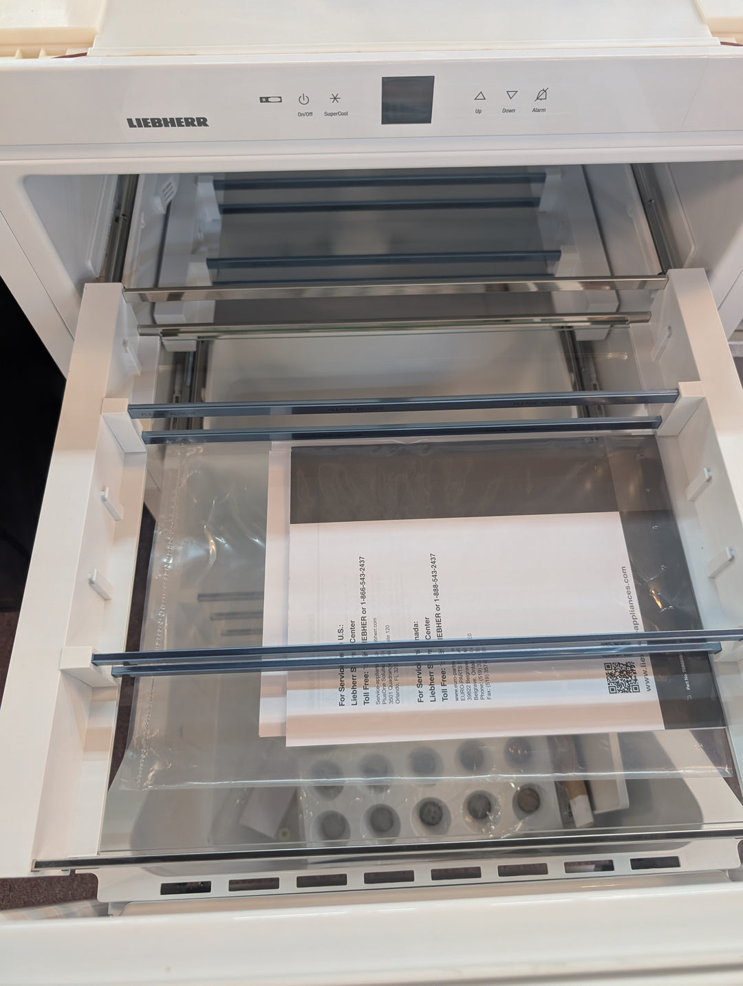 Liebherr UPR513
24 Inch Panel Ready Undercounter Pull-Out Refrigerator with Vegetable Bin *NEW DISPLAY