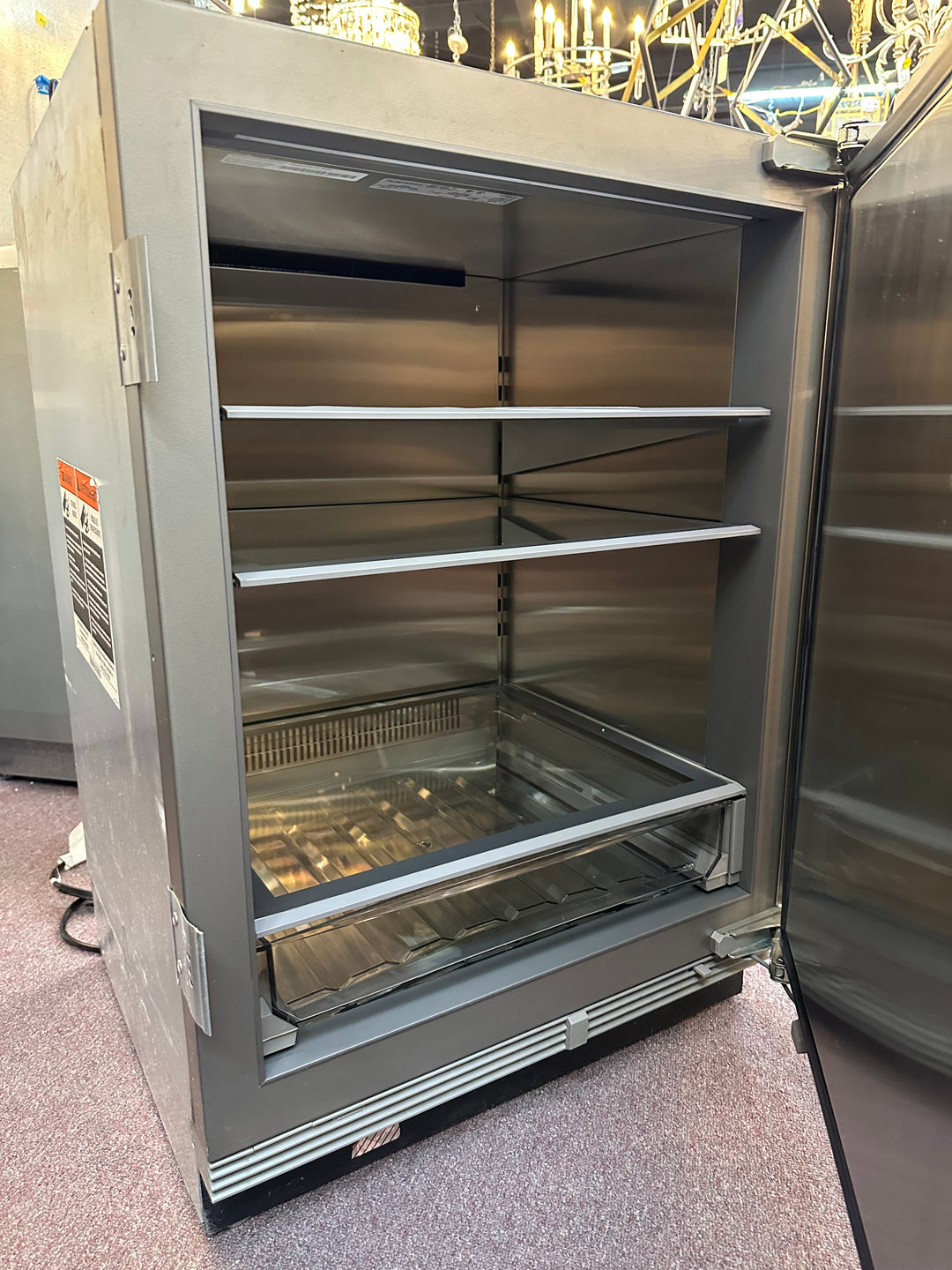 Sub-Zero Designer Series DEU2450RR
24 Inch Built-In Panel Ready Smart Undercounter Refrigerator *Display Model