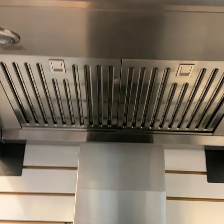 Thermador Professional series Stainless Steel 30 inch vent hood HPWB30FS 600 CFM BLOWER DISPLAY MODEL