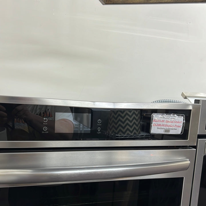 Frigidaire GCWS3067AF 30 in. Single Electric Built-In Wall Oven with Total Convection in Smudge-Proof Stainless Steel blemished DISPLAY MODEL