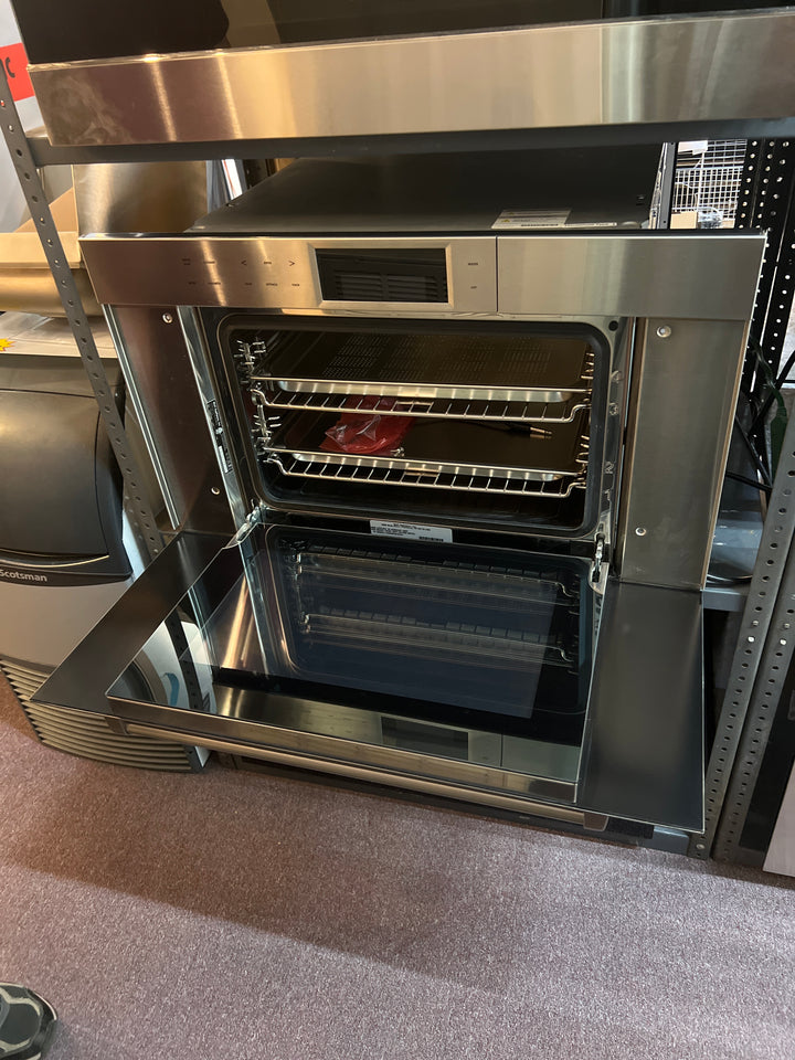 Wolf M Series  CSO30PMSPH
30 Inch Steam Oven *Working Display