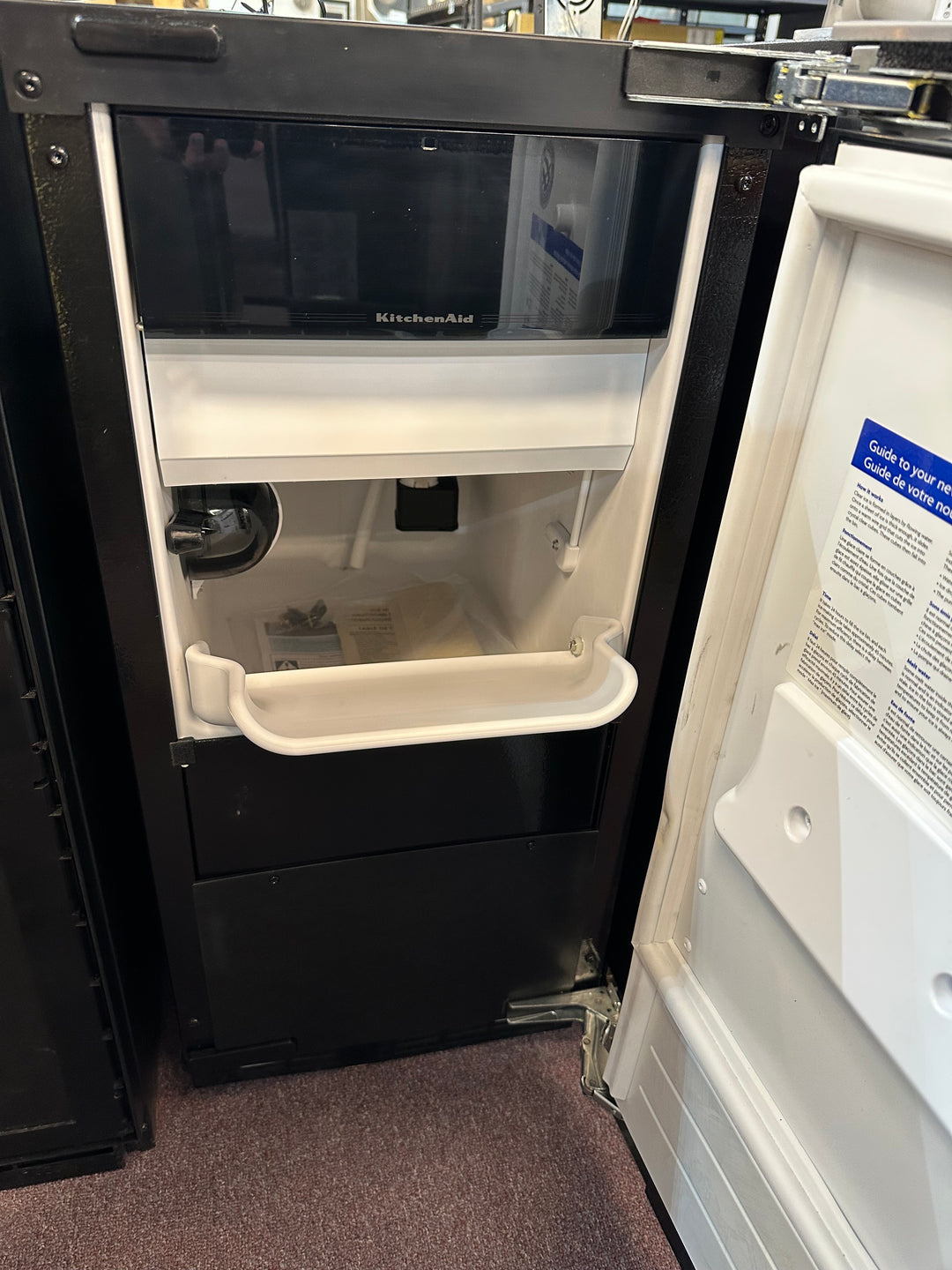 KitchenAid  KUIX335HPS
15 Inch Built-In Undercounter Clear Ice Maker