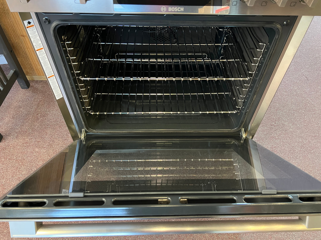 Bosch 800 Series Induction Range HIS8055U *BLEMISHED *NEW DISPLAY