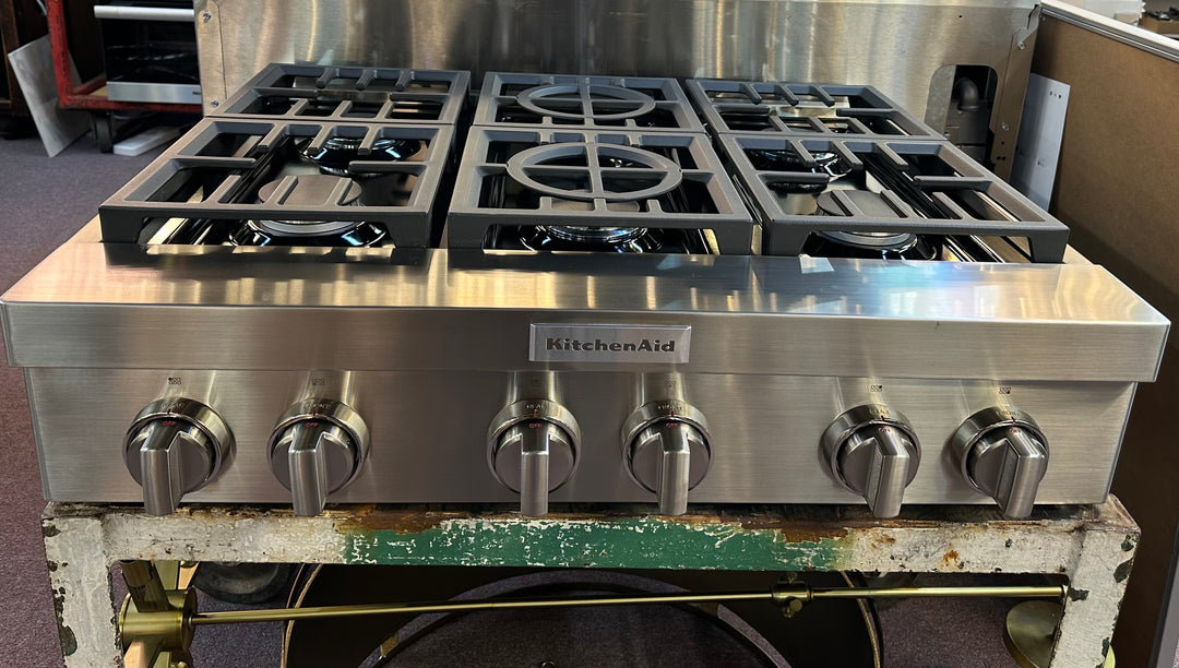 KitchenAid  KCGC506JSS
36 Inch Commercial-Style Gas Rangetop with 6 Burners * Display model *Blemished