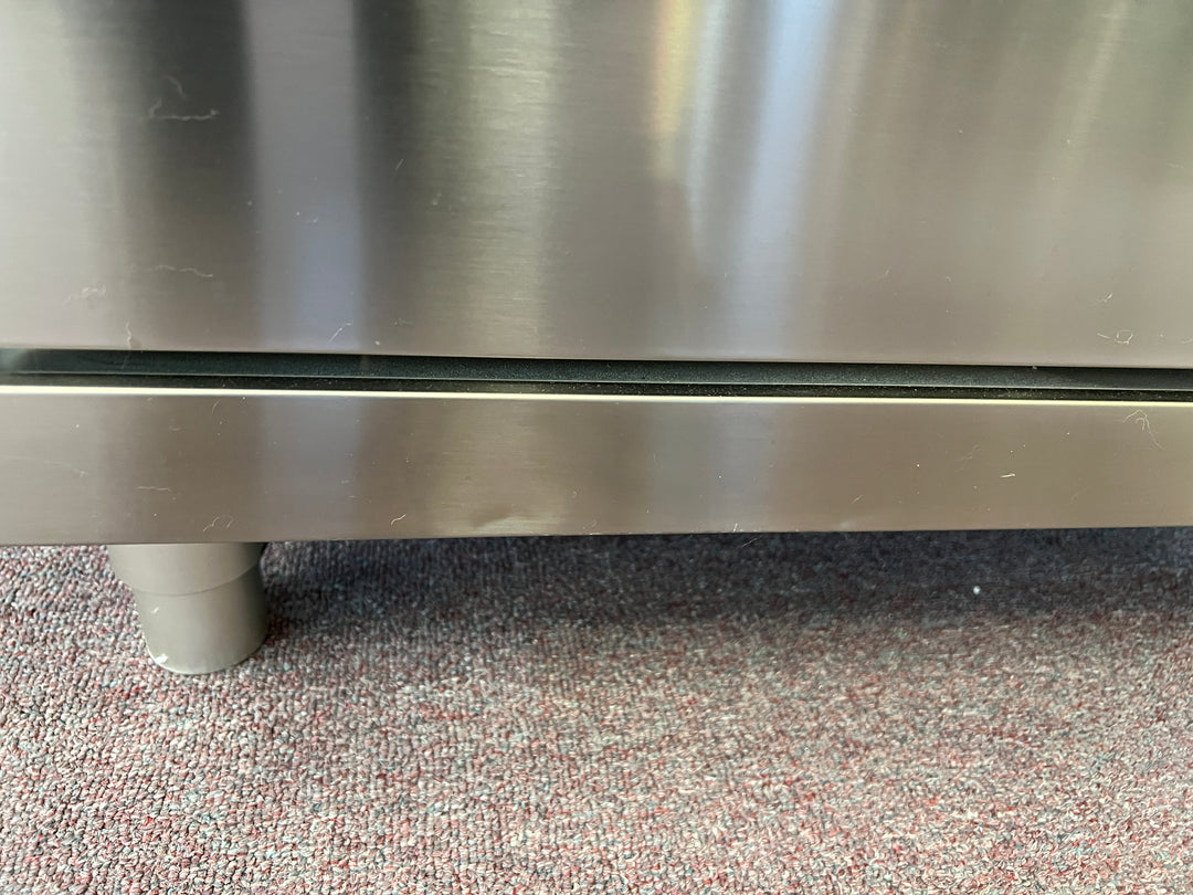 Bosch 800 Series Induction Range HIS8055U *BLEMISHED *NEW DISPLAY