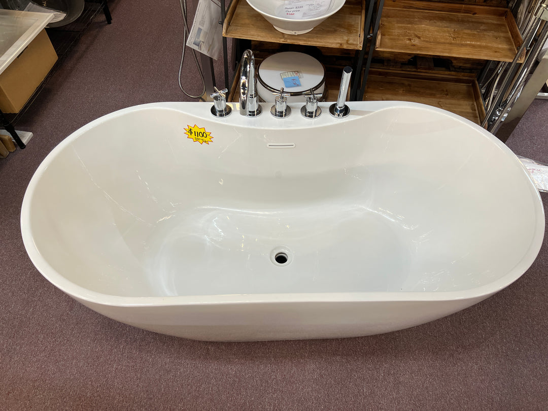 59" Hibiscus Oval Acrylic Freestanding Tub *BLEMISHED *Faucet Sold Separately