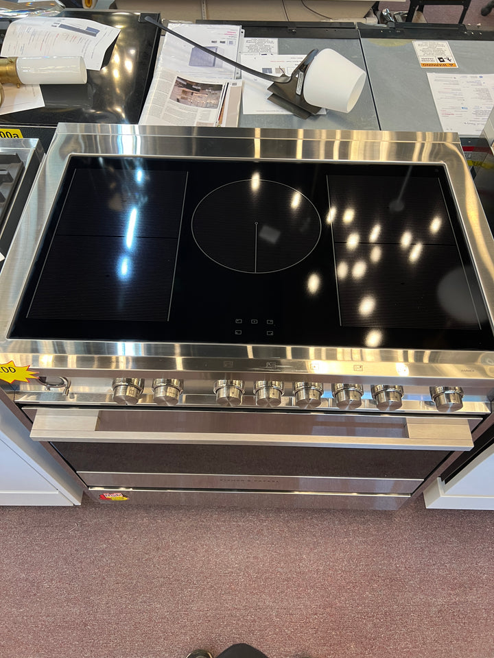 Fisher & Paykel Series 9  OR36SDI6X136 Inch Induction Range Display Model Blemished