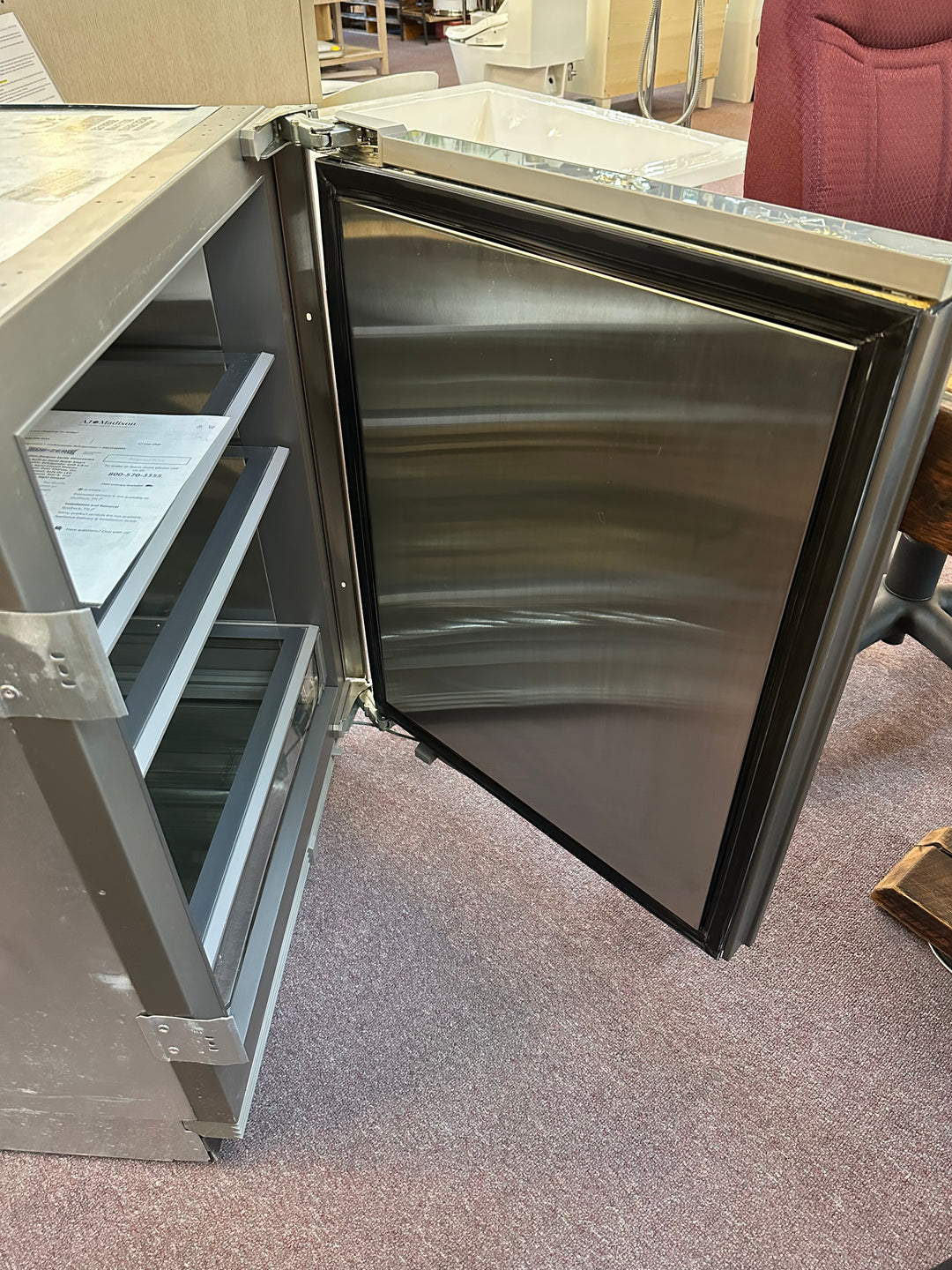 Sub-Zero Designer Series DEU2450RR
24 Inch Built-In Panel Ready Smart Undercounter Refrigerator *Display Model