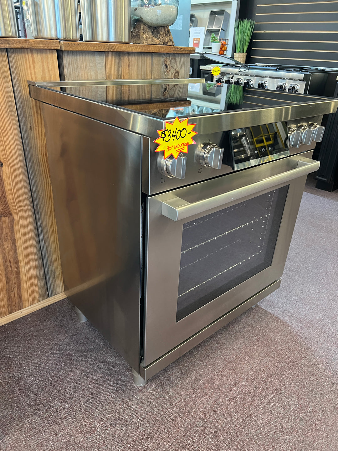 Bosch 800 Series Induction Range HIS8055U *BLEMISHED *NEW DISPLAY