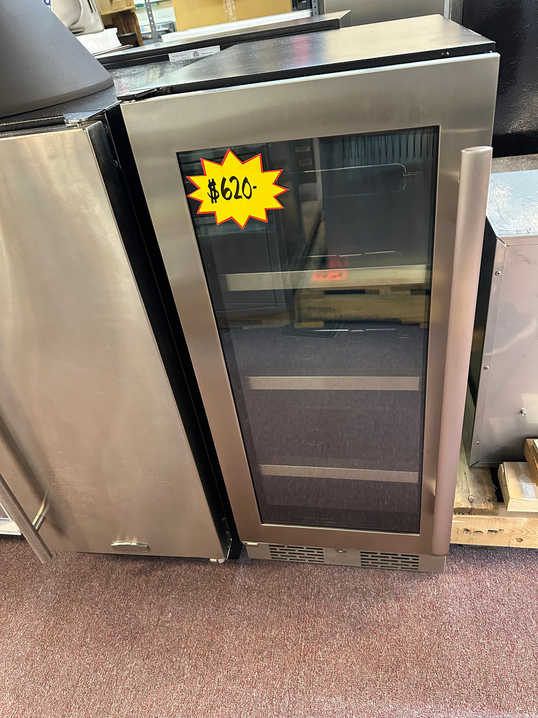 Avallon ABR152SGLH
15 Inch Wide 86 Can Beverage Center with LED Lighting Door Lock and Left Hinge