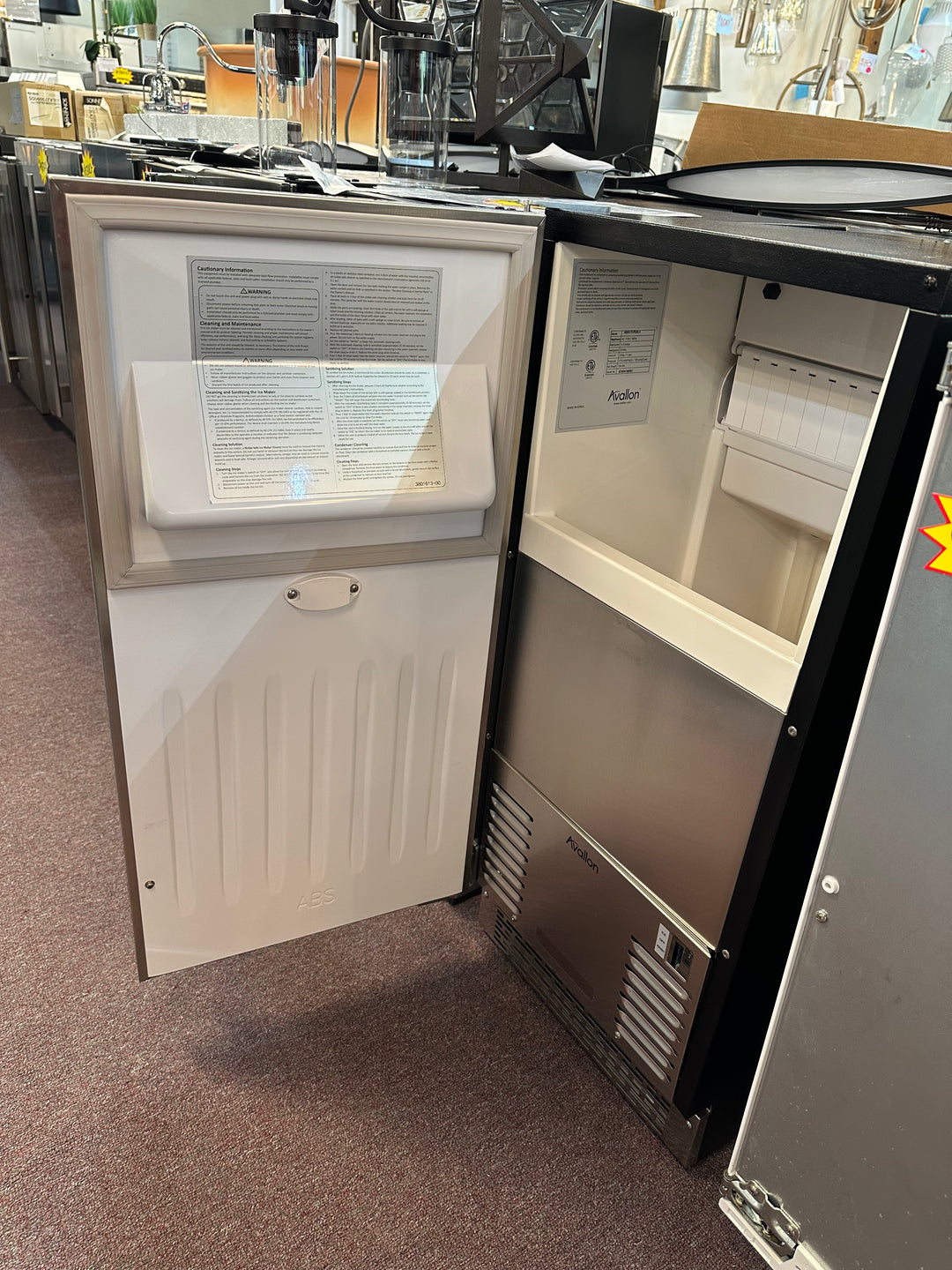 Avallon AIMG151PSSILH 15" Built-In Indoor Gourmet Ice Maker *WORKING DISPLAY