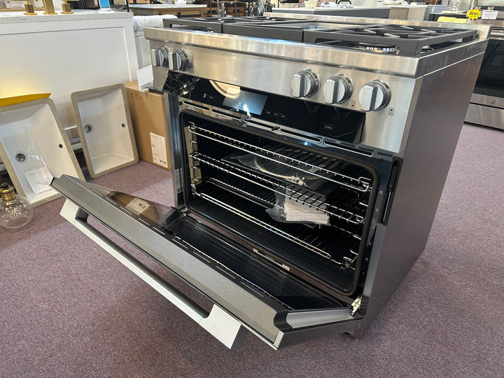 Miele 36" Range
HR 1936-3 G DF GD Clean Touch Steel *NEW DISPLAY *BLEMISHED