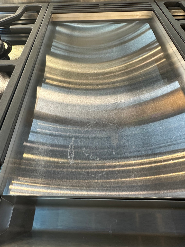 Miele 36" Range
HR 1936-3 G DF GD Clean Touch Steel *NEW DISPLAY *BLEMISHED