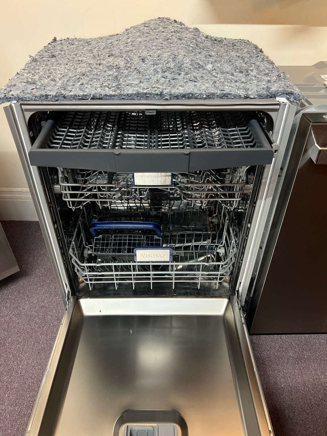 Viking 24 Inch Fully Integrated Panel Ready Built In Dishwasher FDWU524 DISPLAY MODEL