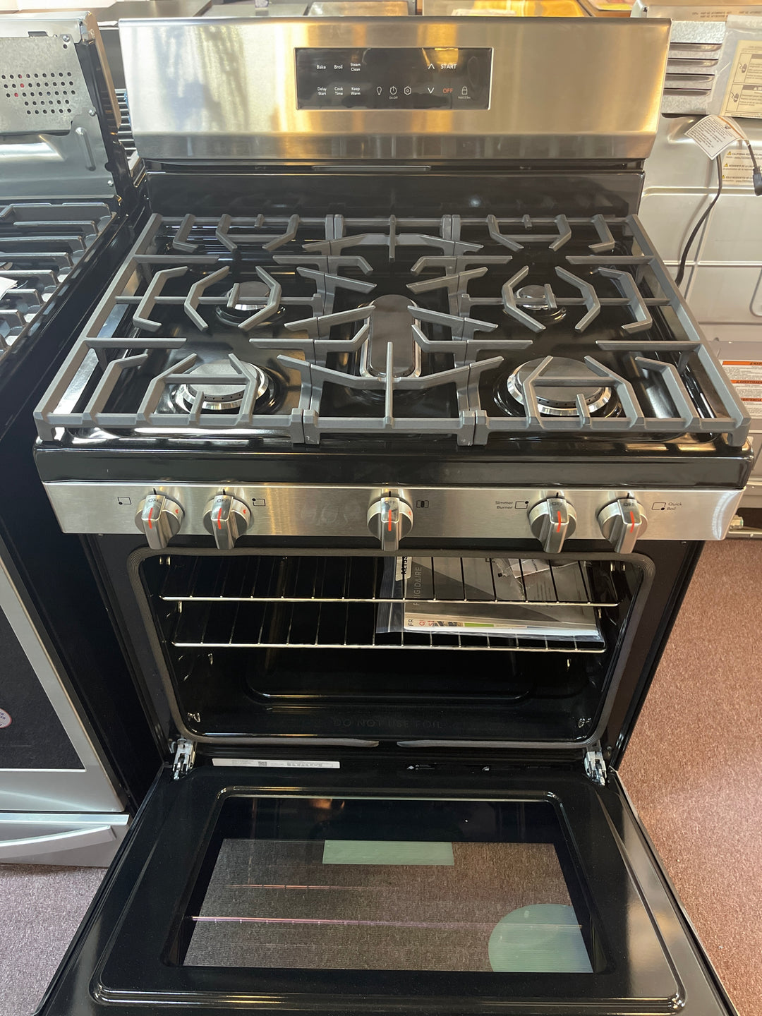 Frigidaire 30" Gas Range Five Burner Cook Top FCRG3062AS NEW DISPLAY MODEL