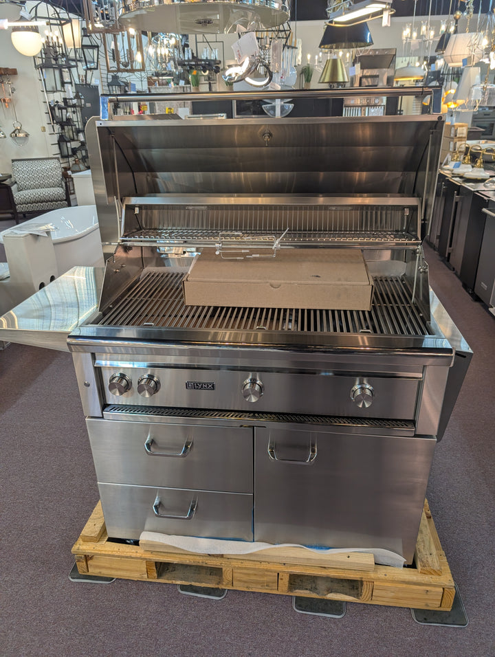 Lynx Professional Grill Series L42TRFLP
42 Inch Freestanding Grill *NEW DISPLAY