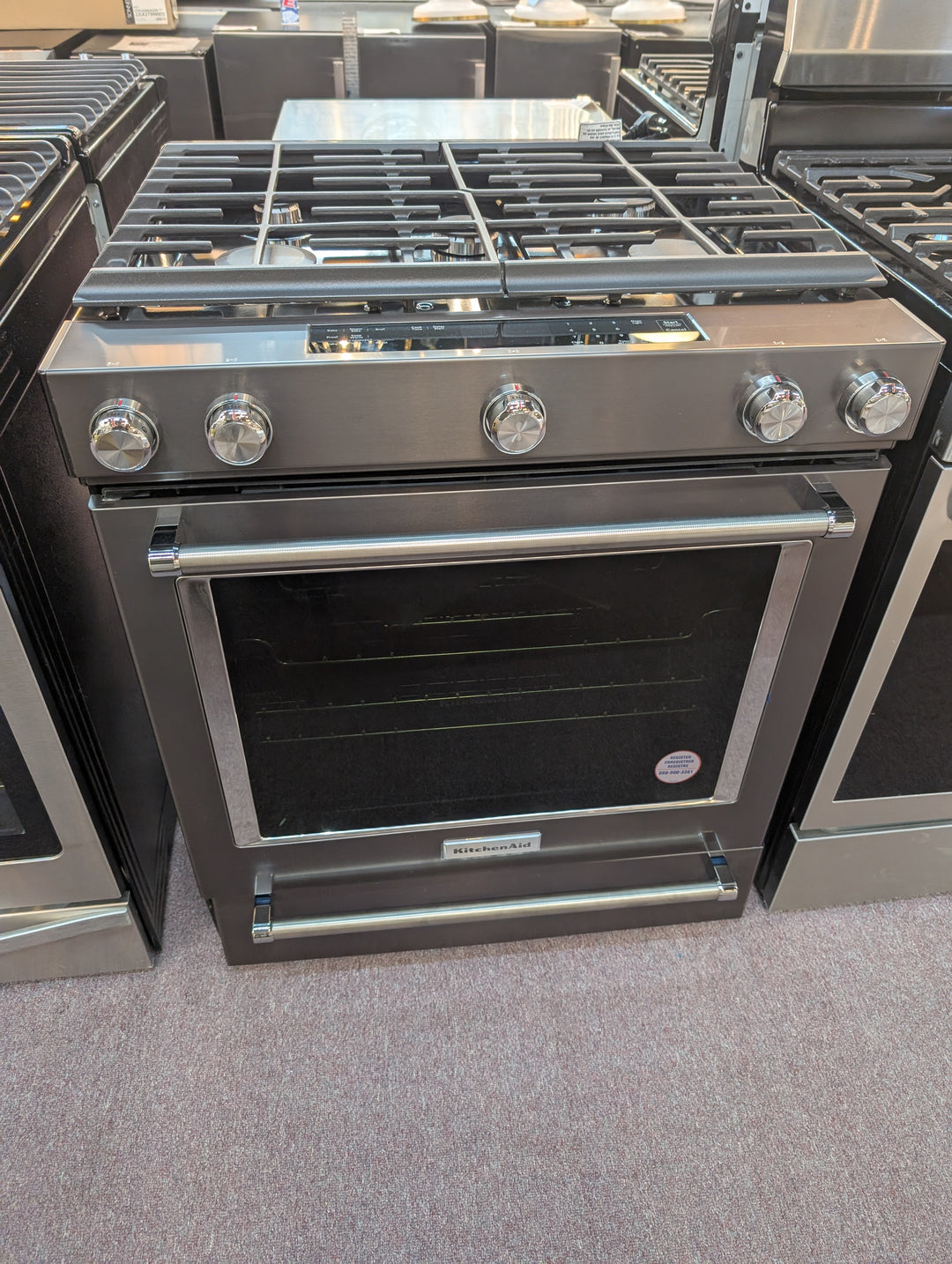 KitchenAid KSGG700EBS
30 Inch Slide-In Gas Range with 5 Sealed Burners *NEW DISPLAY