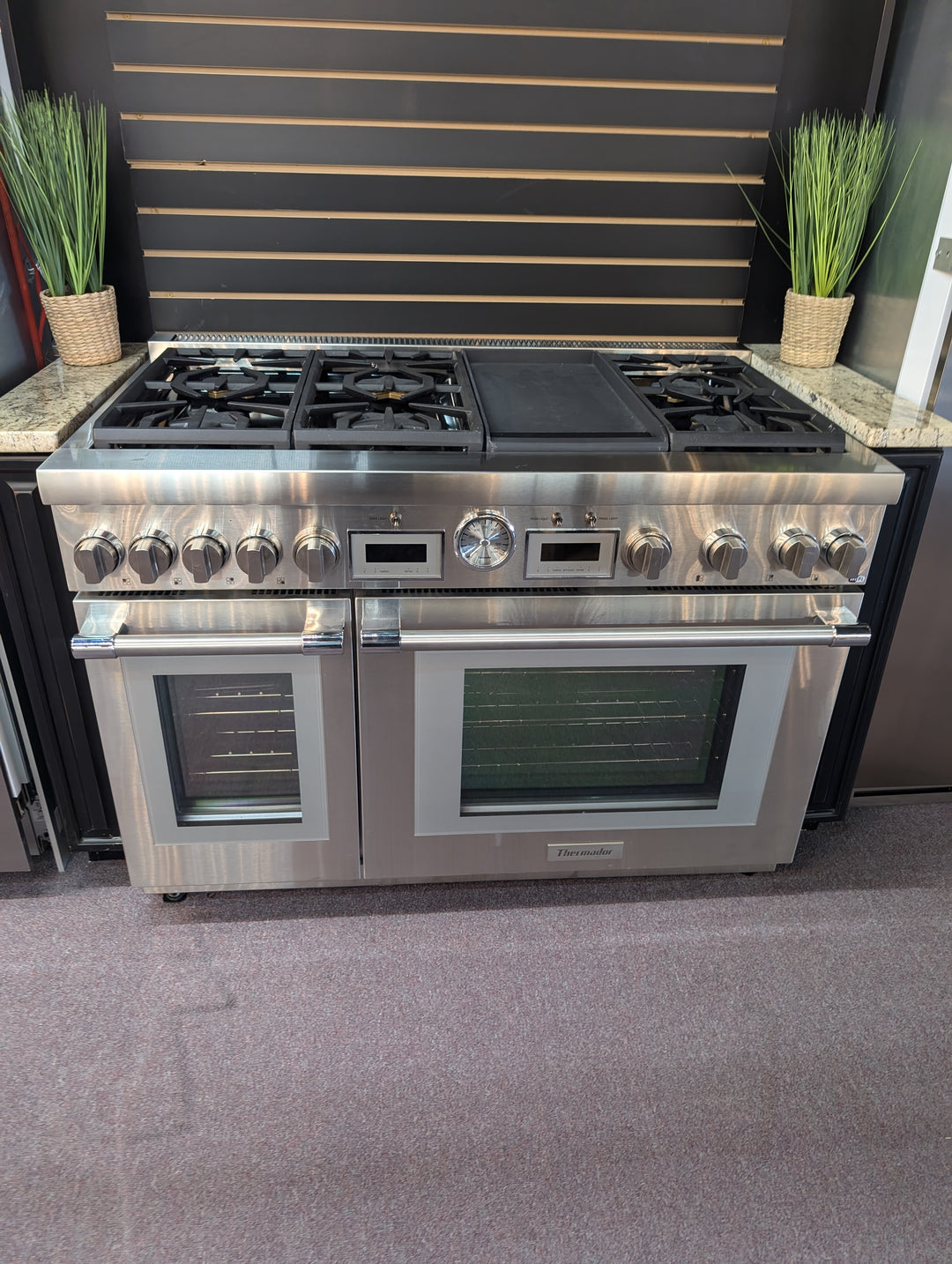 Thermador Pro Grand Professional Series PRD486WDGU 48 Inch Freestanding Professional Dual Fuel Smart Range with 6 Sealed Burners *NEW DISPLAY