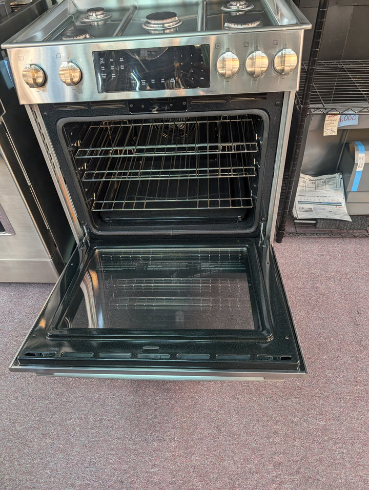 Bosch 800 Series HGI8056UC 30 Inch Slide-In Gas Range with Convection Technology, 5 Sealed Burners *BLEMISHED *NEW DISPLAY