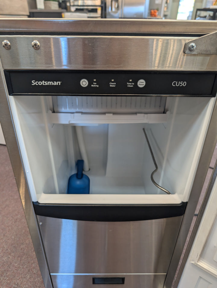 Scotsman CU50PA-1 14 7/8"W Top Hat Undercounter Ice Machine - 64 lbs/day, Air Cooled, Pump Drain, 115v *NEW DISPLAY