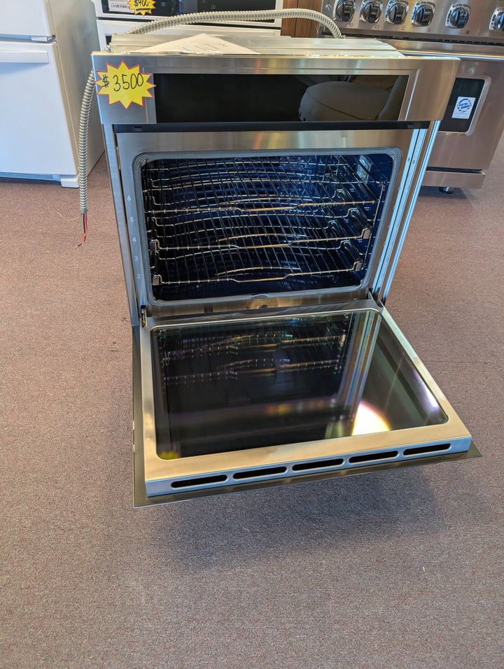 Wolf M Series SO30TMSTH Single Oven 30"  *Display Model