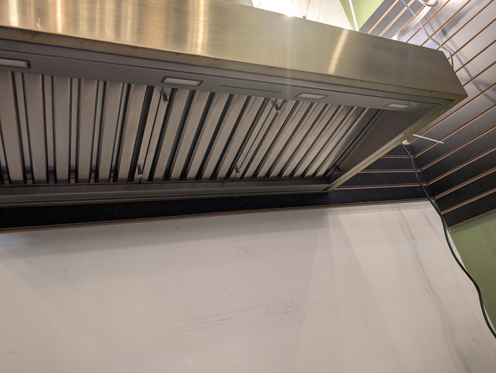 BlueStar RNB Series RNB484GCBSS
48 Inch Pro-Style Gas Range with Open Burners + BlueStar Manhattan Series MH048MACF **No guts shell only**
48 Inch Wall Mount Range Hood shell *Display Models  **Sold as Set**