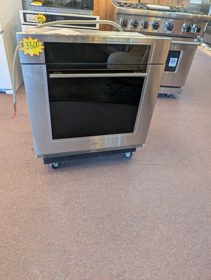 Wolf M Series SO30TMSTH Single Oven 30"  *Display Model