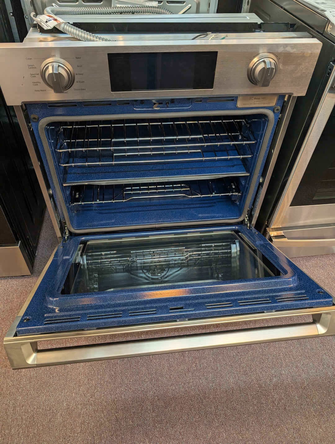 Samsung NV51K7770SS
30 Inch Wall Oven with 5.1 cu. ft. Capacity *Display