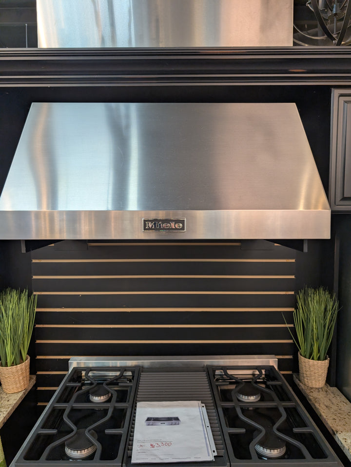 Miele Range Hood Series DAR1230 Pro-Style Wall-Mount Canopy Range Hood with Safety Sensor, LED Lighting, Baffle Filters *Display