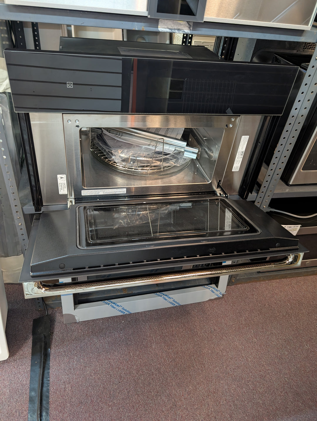 JennAir NOIR™ JMC2430LM
30 Inch Built-In Microwave Oven with 1.4 Cu. Ft. Capacity, Convection *DISPLAY