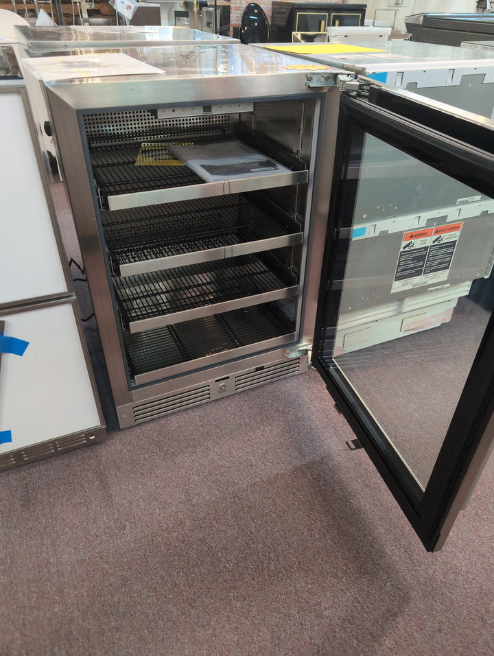 Landmark L3124UI1BSGRH 24 Inch Wide 154 Can Capacity Beverage Cooler *Display Model