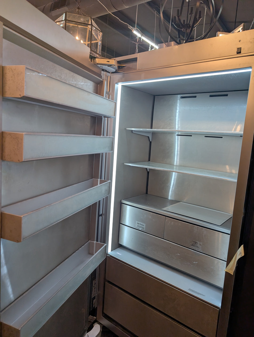 Dacor Contemporary DRZ36980LAP
36 Inch Panel Ready Freezer Column with 21.4 Cu. Ft Capacity *Display